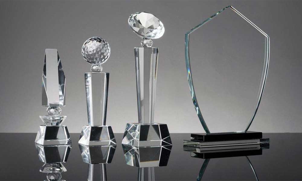 acrylic vs crystal awards